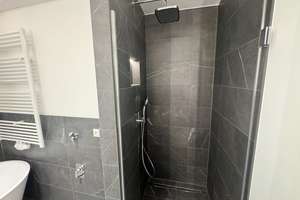 Ruhig und grün! * Dunkles Parkett * Fußbodenheizung * Balkon * Wanne & Dusche * LED-Licht – Gregor-Fuchs-Straße 41, 4318 Anger-Crottendorf, Leipzig – Vorschaubild 14