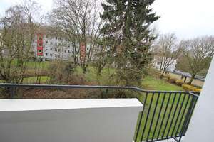 Modernisierte gepflegte Eigentumswohnung 71m² 3 Zimmer Küche Diele Bad Loggia Granitfußboden Parkett – Die vollständige Adresse der Immobilie erhältst du vom Anbieter., 53121 Endenich, Bonn – Vorschaubild 11
