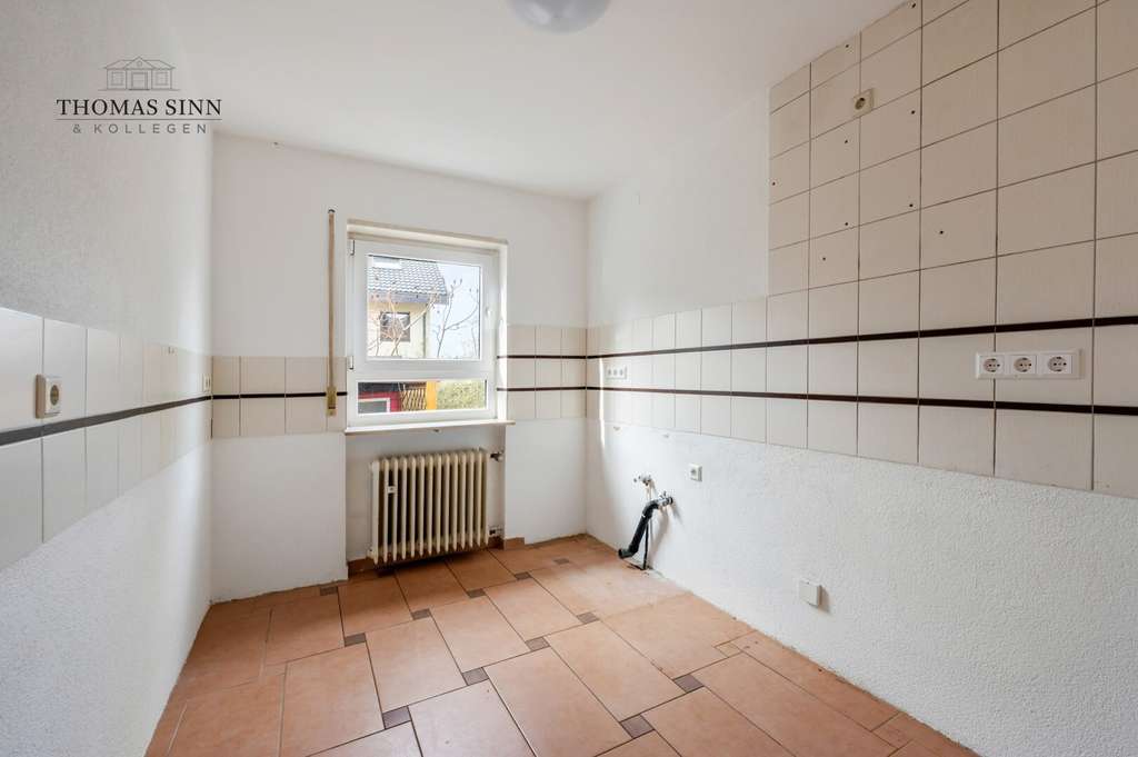 Immobilie in Neckarsulm - Doppelhaushälfte mit Potenzial - großer Hof - Garten - viel Platz für die Familie - Bild 3