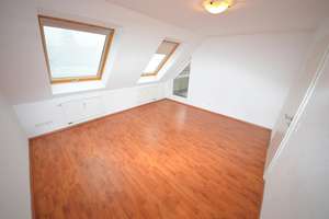 Gemütliche 2-Zimmer-Dachwohnung mit Loggia in Leipzig-Lößnig !  – Dürrstraße 57, 4279 Lößnig, Leipzig – Vorschaubild 3