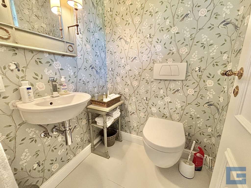 Immobilie in Quarnbek - Privatsphäre trifft Wohnqualität! Großes Familienhaus mit Vollkeller und Doppelgarage! - Suchsdorf - Bild 1