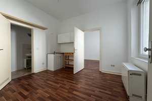 Schöne, zentrale 2-Zimmer-Wohnung zur Miete in Düsseldorf – Friedrichstraße 23a, 40217 Düsseldorf – Vorschaubild 2