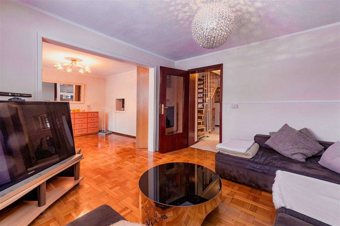 Immobilie in Großensee - Zwei Doppelhaushälften (90m² + 130m²) mit Baugrundstück (ca. 400m²).

 - Bild 5