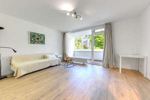 30 m2 Studio in Grafenberg - renoviert, möbliert, ruhig, mit Balkon und Grünblick