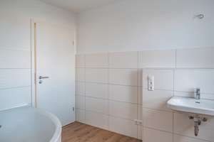 4 Raum Wohnung mit Fußbodenheizung und Balkonsolaranlage  – Heinrich-Schütz-Str. 104, 9130 Sonnenberg, Chemnitz – Vorschaubild 5