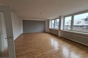 Großzügige helle 3-4-Raum-Wohnung mit Balkon und Aufzug / 3er WG geeignet – Wilhelmstr. 46, 52070 Kaiserplatz, Aachen – Vorschaubild 4