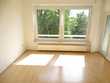 Schicke, teilsanierte 2 Zimmerwohnung mit Sonnenbalkon im 4 Stock ohne Fahrstuhl, Düsseldorf Eller