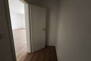 **Großzügige Fläche mit Garten, Ankleideraum, Speisekammer und Wohlfühlbad in idyllischer Wohnlage** – Buchfinkenweg 2-4, 4159 Wahren, Leipzig – Vorschaubild 7