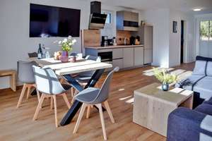 KFW70 Standard, Vermietung an Feriengäste gestattet, 2 Schlafzimmer, vollständige Design-Möblierung – Am Langen Acker 1, 59955 Winterberg – Vorschaubild 2
