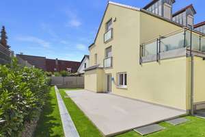 Neuwertige 4-ZKB-Erdgeschoss-Wohnung mit XXL-Terrasse, Einbauküche und Tiefgaragen-Stellplatz! – Die vollständige Adresse der Immobilie erhältst du vom Anbieter., 85053 Südost, Ingolstadt – Vorschaubild 2