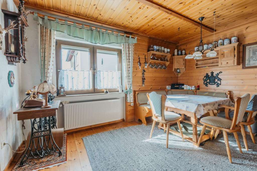 Immobilie in Weil der Stadt - Attraktives Mehrgenerationenhaus in Merklingen mit großer Grundstücksfläche - Bild 3