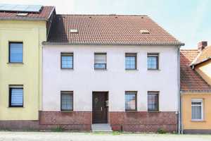 Reihenhaus in Jerichow mit 7 Zimmern, Garten und viel Potenzial – Jerichower Land (Kreis) – Vorschaubild 1