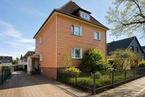 Döhren: Zweifamilienhaus - Kaffeemühle auf einem großzügigen Grundstück