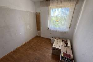 TOLLE FELDRANDLAGE - ZWEIFAMILIENHAUS MIT AUSBAURESERVE – Die vollständige Adresse der Immobilie erhältst du vom Anbieter., 74078 Kirchhausen, Heilbronn – Vorschaubild 5
