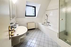 Reihenmittelhaus mit Garten und Garage in Köln-Höhenhaus – viel Potenzial für Ihre Wohnideen. – Birkenweg 23, 51061 Höhenhaus, Köln – Vorschaubild 20