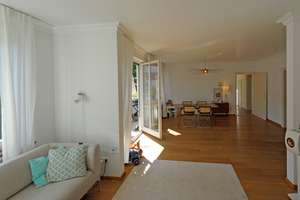 Super geschnittene, helle 4 Zimmer Wohnung mit Balkon! Neuhausen/Nymphenburg! – Nibelungenstraße 55a, 80639 Nymphenburg, München – Vorschaubild 17
