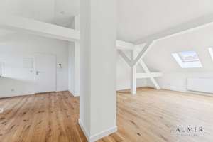 Modern saniert: Offen geschnittene Dachgeschosswohnung mit Balkon – Die vollständige Adresse der Immobilie erhältst du vom Anbieter., 10119 Prenzlauer Berg, Berlin – Vorschaubild 5
