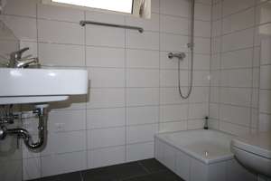 Frisch modernisierte 1,5-Zimmer-Single-Wohnung mit Loggia – Gazellestr. 13, 24143 Gaarden-Ost, Kiel – Vorschaubild 4