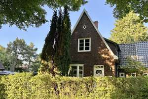 Charmantes Haus mit traumhaftem Garten, sonniger Terrasse und Doppelgarage – Die vollständige Adresse der Immobilie erhältst du vom Anbieter., 22359 Volksdorf, Hamburg – Vorschaubild 5