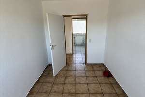  Helle 3-Zimmer-Dachgeschosswohnung (94 m²) – frisch renoviert in Köln-Kalk – Augsburger Strasse 2, 51103 Höhenberg, Köln – Vorschaubild 5