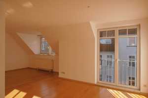 Sonnige 3-Raum-DG-Wohnung in MD Stadtfeld-Ost erwartet Sie! – Schillerstr. 4a, 39108 Magdeburg – Vorschaubild 1