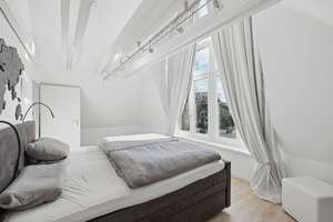 Großzügiges Wohnerlebnis: Modernisierte DG-Maisonette mit perfekter Sonnen-Ausrichtung! – Die vollständige Adresse der Immobilie erhältst du vom Anbieter., 22043 Marienthal, Hamburg – Vorschaubild 13