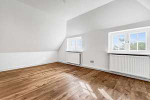 SYLT vor der Tür | Exkl. Reetdachtraum | 275qm2 – 7 Zimmer - 4.465qm2 Grunsdtück | Sauna, EBK. uvm. – Die vollständige Adresse der Immobilie erhältst du vom Anbieter., 25924 Emmelsbüll-Horsbüll – Vorschaubild 16