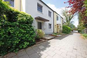 SOMMER IM EIGENEN HAUS! - TOP saniertes 4+1-Zi-Reihenmittelhaus mit PV Anlage! – Die vollständige Adresse der Immobilie erhältst du vom Anbieter., 82008 Unterhaching – Vorschaubild 2