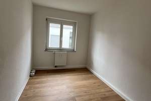 Stuttgart-Untertürkheim - 4-Zimmer-Wohnung mit Balkon – Mäulenstr. 13, 70327 Untertürkheim (Ortsteil), Stuttgart – Vorschaubild 8