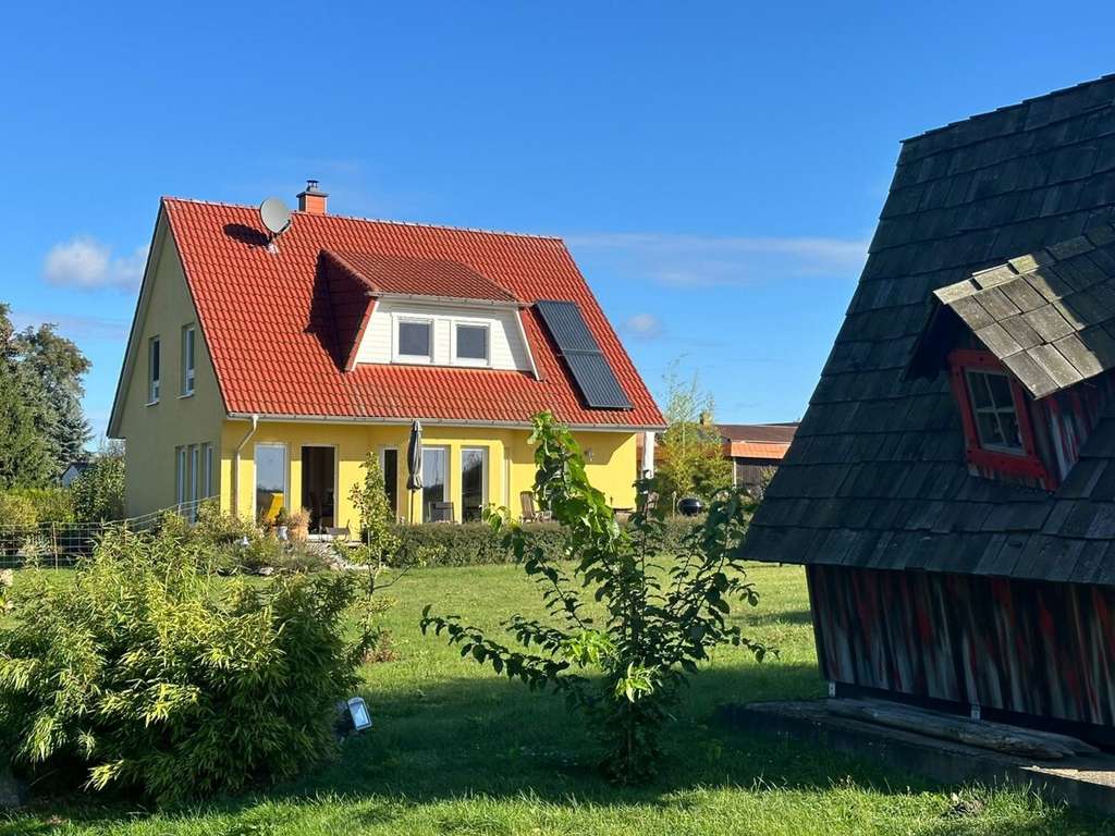 Immobilie in Boitzenburger Land - Modernes Einfamilienhaus mit 1.800 m² Garten + 3.300 m² Ackerland/Wiese – vielseitig nutzbar - Bild 4