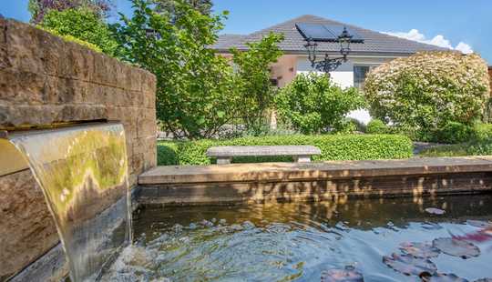 Bild von Diskrete Eleganz im Grünen. Ihr Rückzugsort.