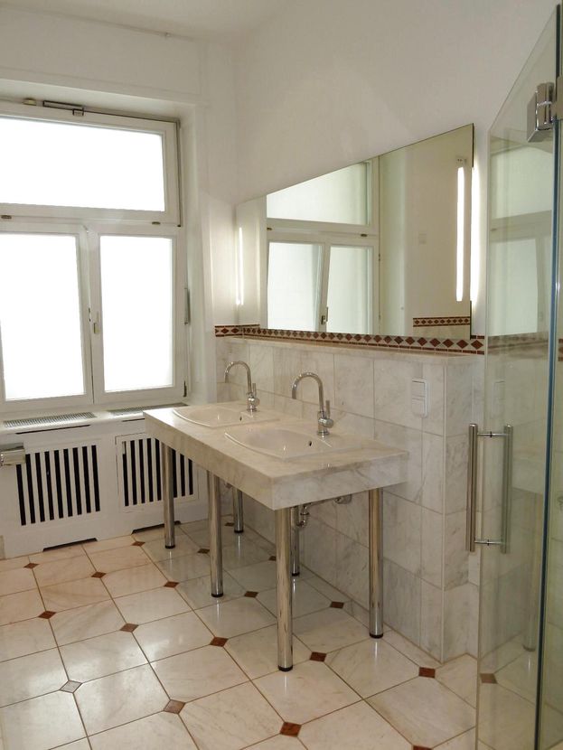 Altbauwohnung im Holzhausenviertel..V-E-R-M-I-E-T-E-T.. image 4