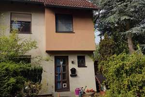 Gepflegte 4-Zimmer-Doppelhaushälfte mit schönem Garten in Würzburg