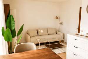 Charmantes, möbliertes 1-Zimmer-Apartment mit Terrasse und eigenem kleinem Garten in München-Pasing – Die vollständige Adresse der Immobilie erhältst du vom Anbieter., 81243 Pasing, München – Vorschaubild 2