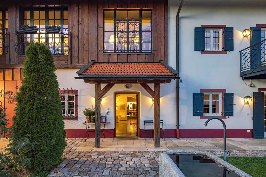 Immobilie in Frasdorf - Ein Refugium mit Stil - Anspruchsvoll Wohnen im Landschlößl - Bild 2