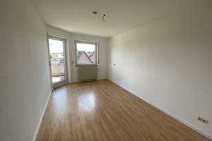 Sonnige, frisch renovierte 3,5-Zimmer-Wohnung mit Balkon und Tiefgarage in Oberndorf-Hochmössingen – Ignaz-Rohr-Straße 34, 78727 Oberndorf am Neckar – Vorschaubild 4