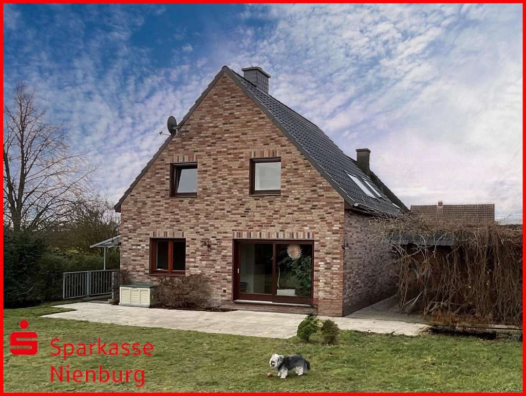 Immobilie in Stöckse - Ihr Traumhaus in idyllischer Lage – Viel Platz für Familie und Hobbys

 - Bild 0