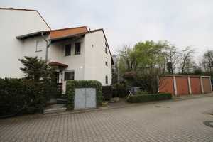 Rodgau-Dudenhofen: Schönes 2-Fam.-Haus (Reiheneckhaus) mit Gewerbeeinheit im UG in guter Lage – Offenbach (Kreis) – Vorschaubild 1