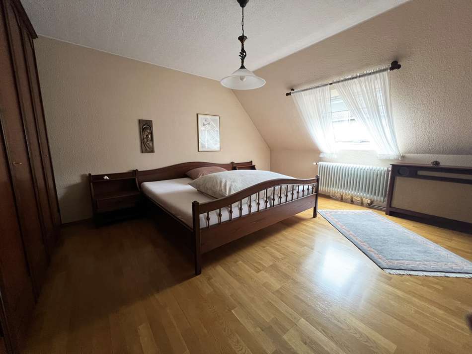 Schlafzimmer Eltern OG