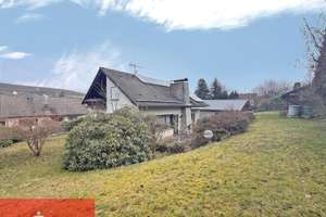 Ruhiges Wohnglück mit Wellness-Potenzial: Ihr Modernisierungsprojekt in Neuhof-Giesel – Die vollständige Adresse der Immobilie erhältst du vom Anbieter., 36119 Neuhof – Vorschaubild 1