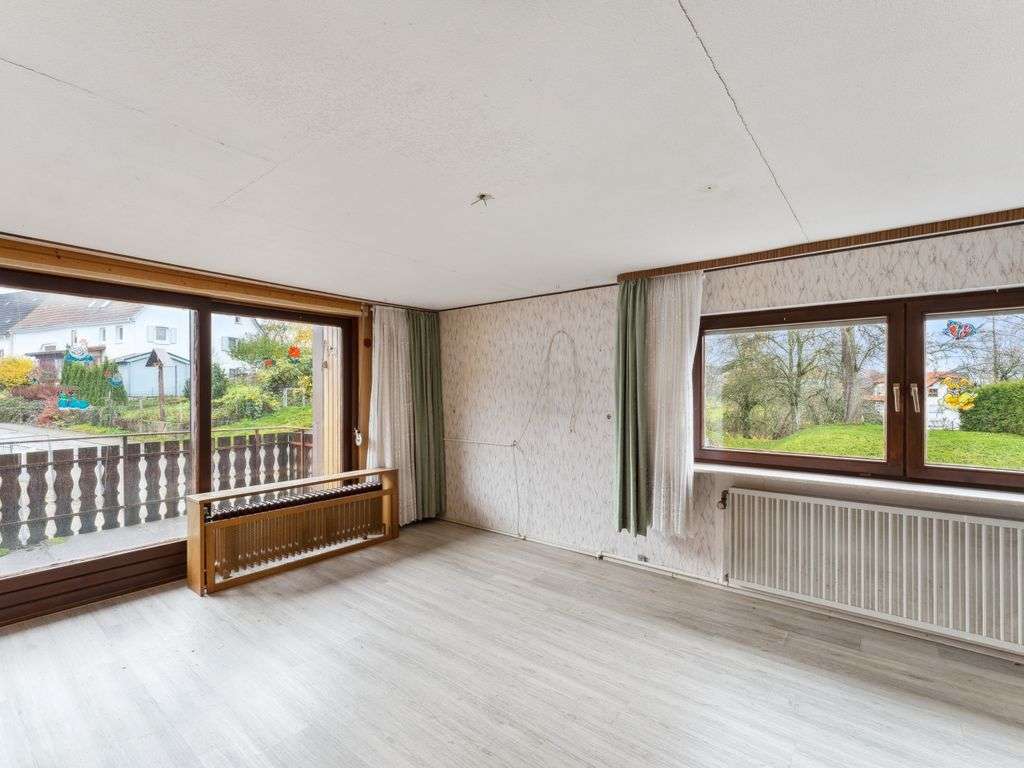 Immobilie in Ratshausen - Renovierungsbedürftiges Haus mit Grundstück - Bild 2