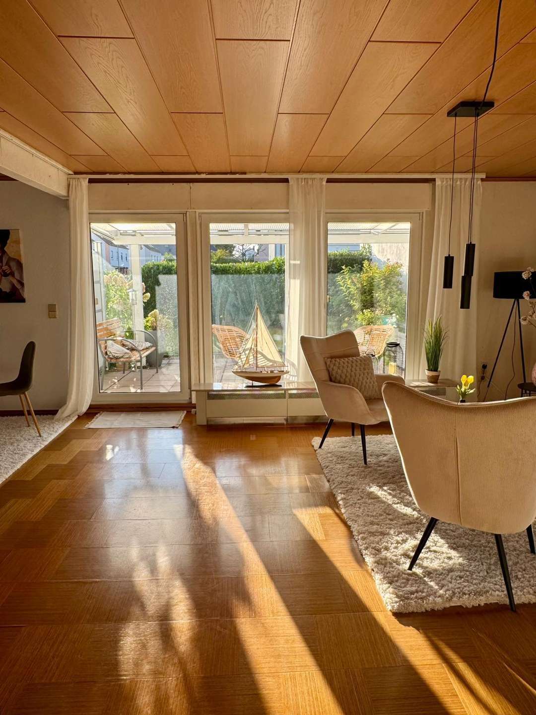 Immobilie in Hofheim am Taunus - Zwei flexible Wohneinheiten mit Garten und Terrasse in Wallau - Bild 1