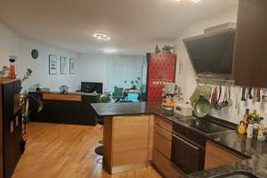 Premium-Wohnen in Wandsbek: Helle Neubau-Wohnung mit Loggia, Team 7 Massivholzküche & Tiefgarage