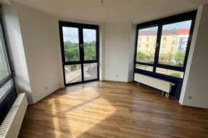Attraktive 3-Zimmer-Wohnung mit Erker und bodentiefen Fenstern im 2. OG mit Aufzug * ab sofort frei – Die vollständige Adresse der Immobilie erhältst du vom Anbieter., 66113 Malstatt, Saarbrücken – Vorschaubild 2