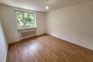 Helle 3-Zimmerwohnung mit Loggia in der Hammerschmiede zu vermieten – Karlsbader Straße 24, 86169 Hammerschmiede, Augsburg – Vorschaubild 6