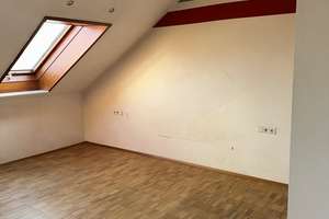 Charmante 3-Zimmer-DG-Wohnung im 4. OG  in Bad Cannstatt mit einmaliger Aussicht – Die vollständige Adresse der Immobilie erhältst du vom Anbieter., 70374 Espan, Stuttgart – Vorschaubild 7