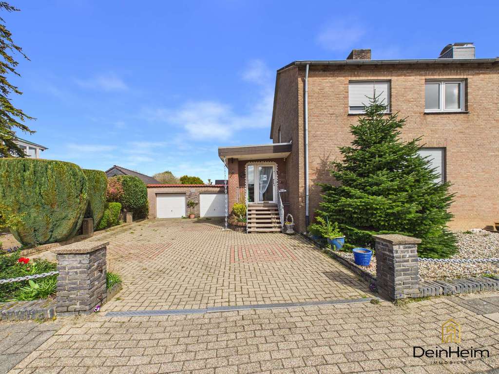 Immobilie in Rees - Stilvolle Doppelhaushälfte in ruhiger Lage von Rees – ca. 106 m² Wohnfläche mit Garage - Bild 0