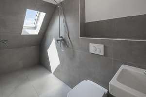 Gut ausgestattete 3 Zimmer-Wohnung mit Dachterrasse & Einbauküche  in Düsseldorf Pempelfort – Die vollständige Adresse der Immobilie erhältst du vom Anbieter., 40479 Pempelfort, Düsseldorf – Vorschaubild 10