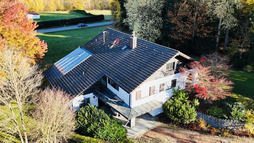 Immobilie in Tiefenbach - Gro��zügiges Renovierungsobjekt in begehrter Lage nahe Passau - Bild 4