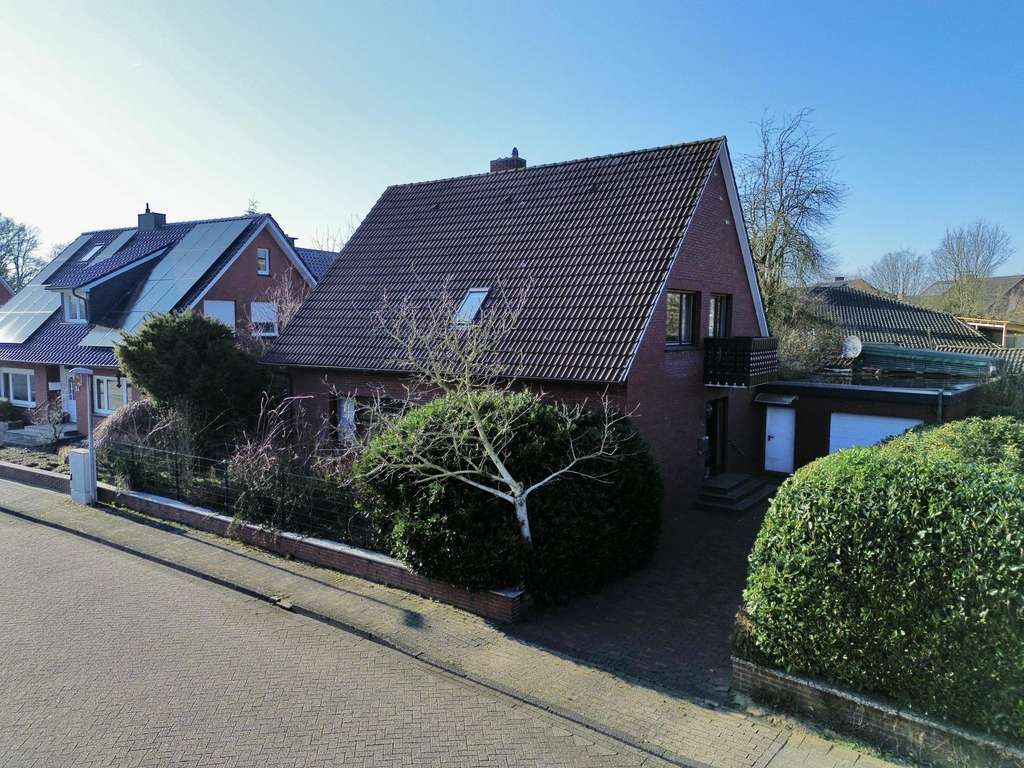 Immobilie in Uelsen - Zweifamilienhaus in schöner Lage von Uelsen - Bild 1